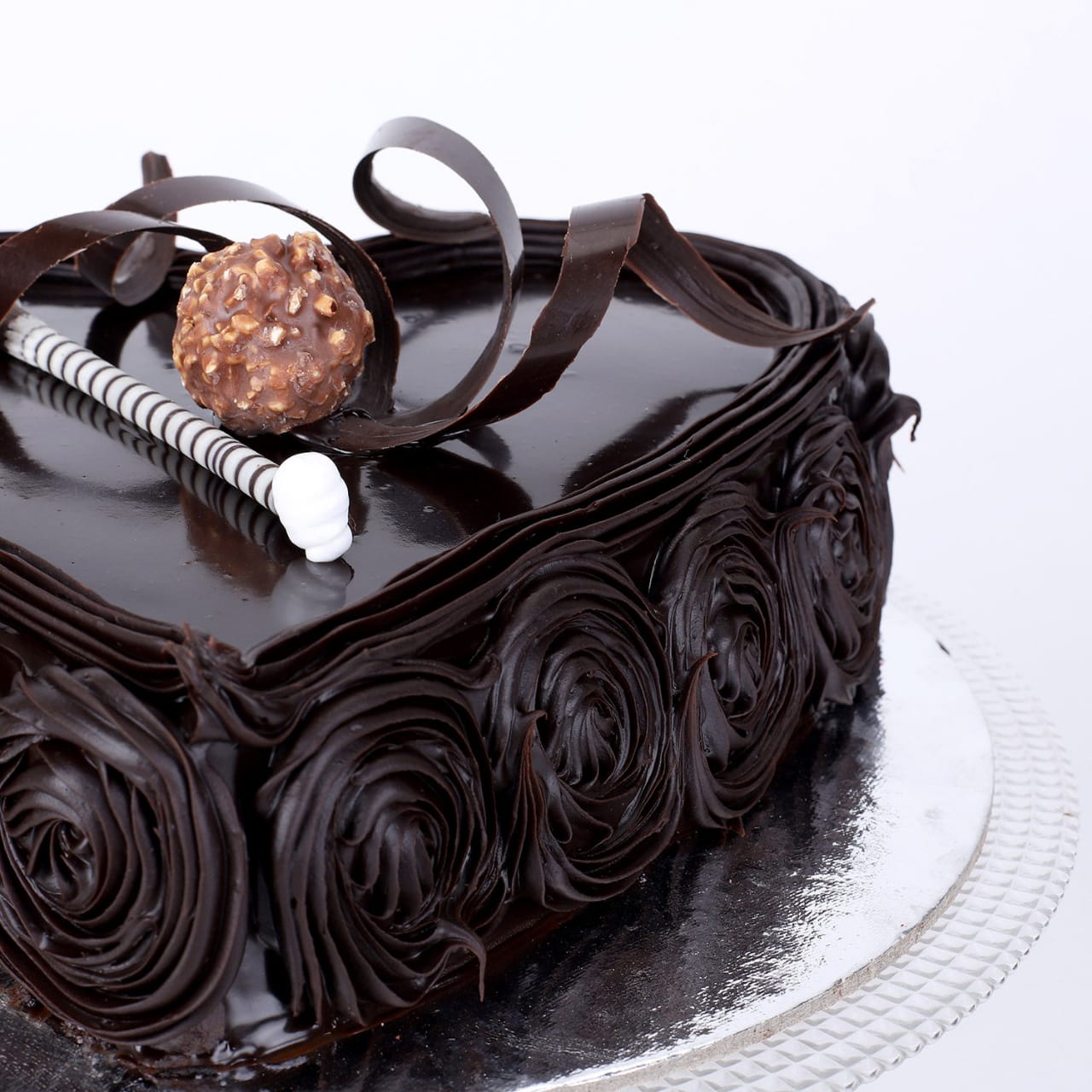 Half Kg Rosy Chocolate Cake - Online flowers delivery to moradabad