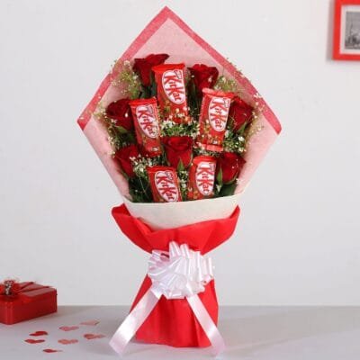 Red roses bouquet  with kit Kat